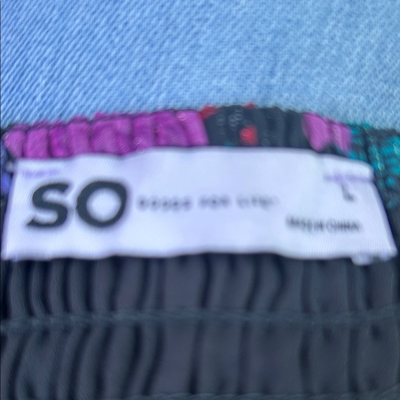 SO Vibrant Floral Long Sleeve Blouse - Picture 2 of 4